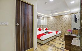 Collection O Hotel Raj Palace